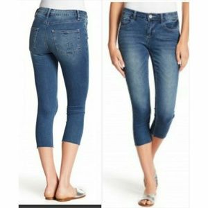 ASHLEY MASON AMRK-600 RAW EDGE HEM CROPPED JEANS